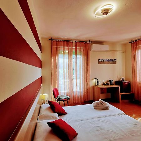 Ristorante Le Rasole Hotel Garda  Exterior photo